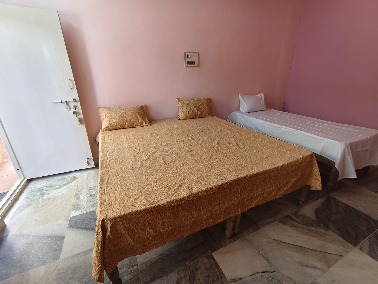 Kalpavruksha Lodge 3 bed room first floor