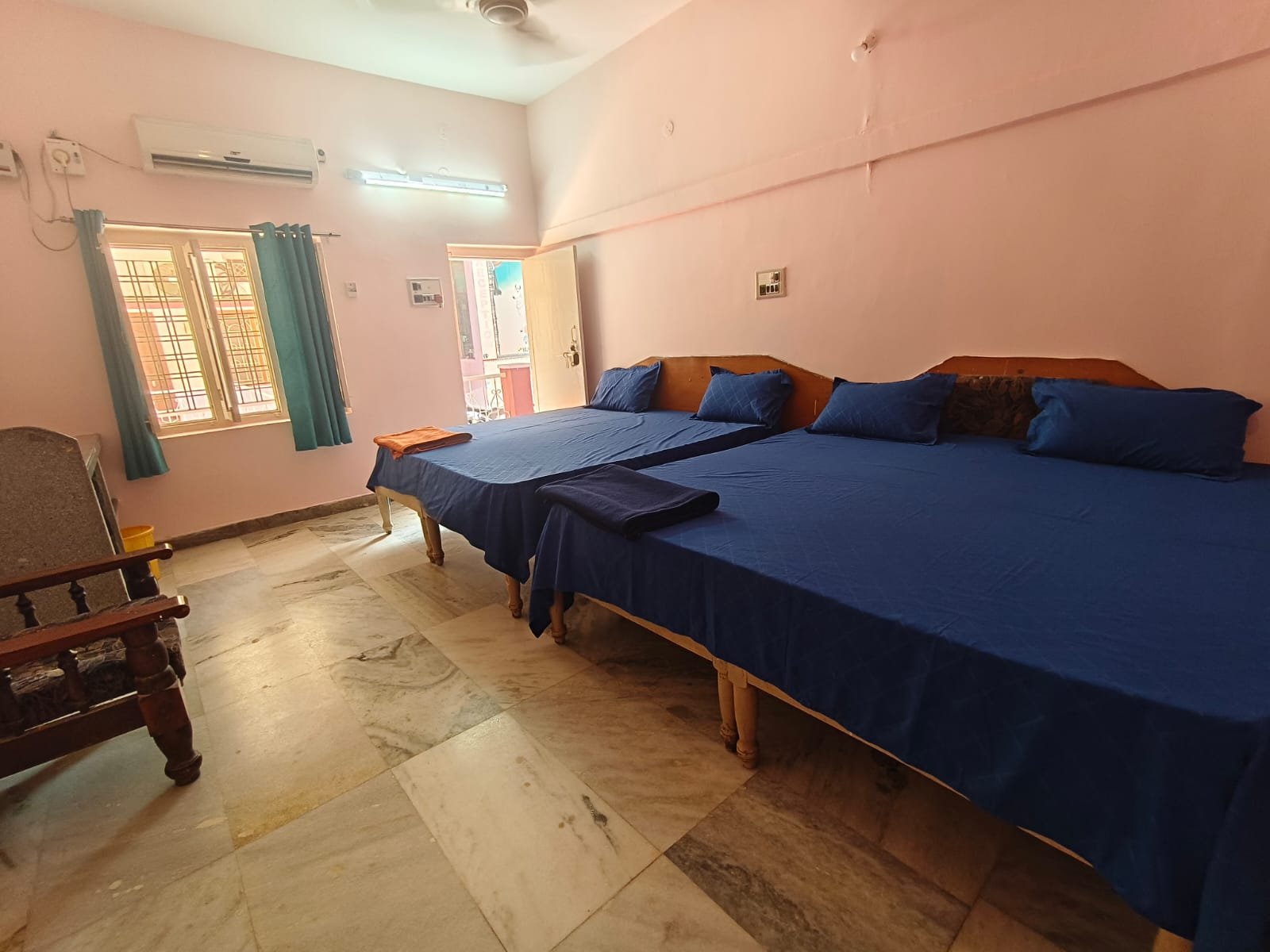 Kalpavruksha Lodge 4 bed room ground and first floor AC and Non-AC