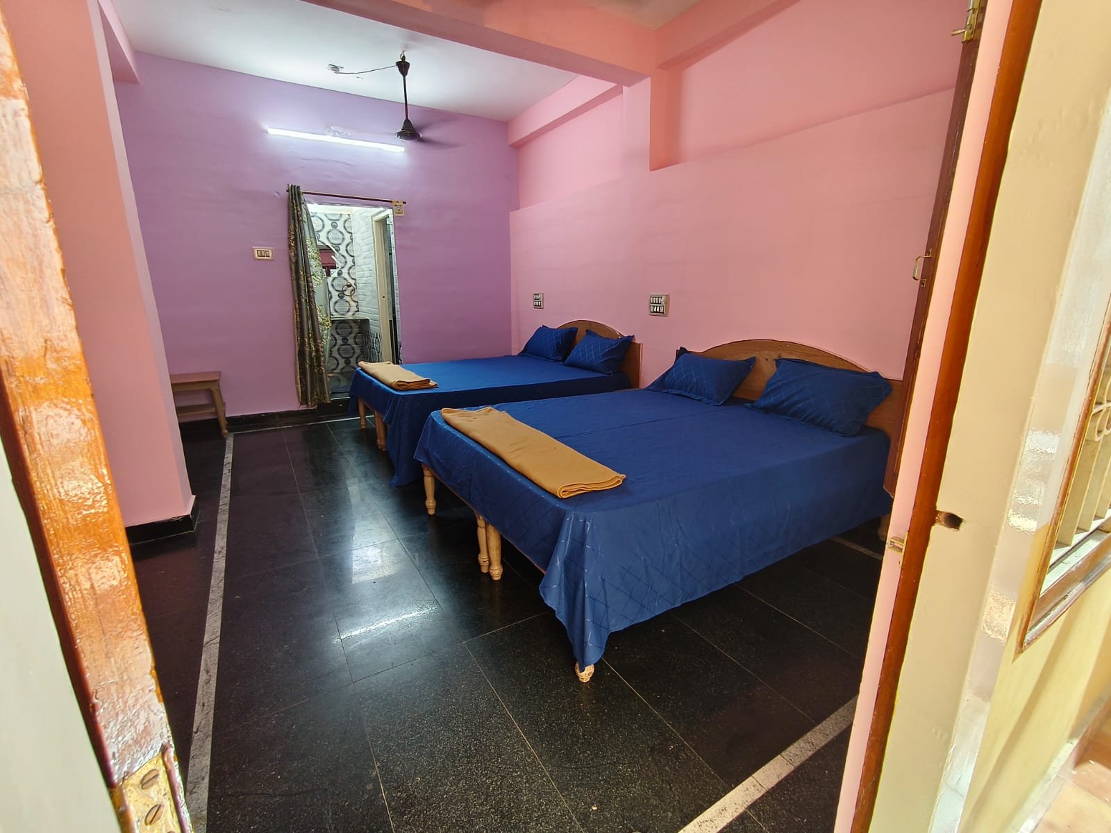 Kalpavruksha Lodge 4 bed room first floor with 2 washrooms