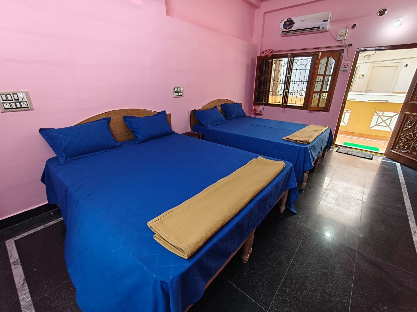 Kalpavruksha Lodge 4 bed room first floor with 2 washrooms
