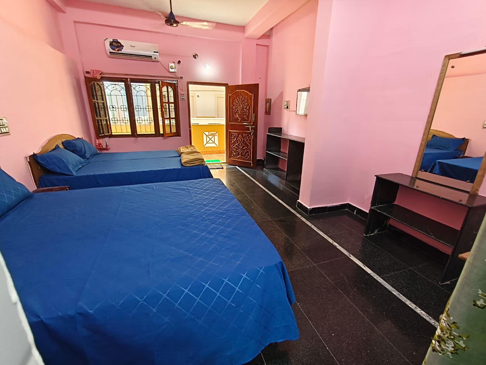 Kalpavruksha Lodge 4 bed room first floor with 2 washrooms